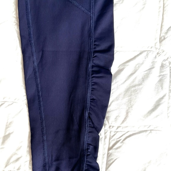 Lulu lemon Navy Leggings - Picture 4 of 6